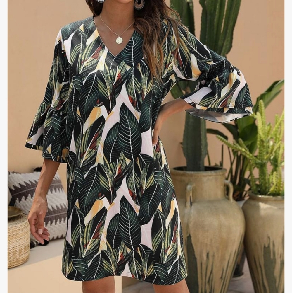 Green and White V-Neck Bell Sleeve Sundress